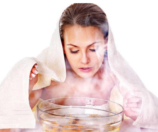 cách trị mụn cám bằng xông hơi